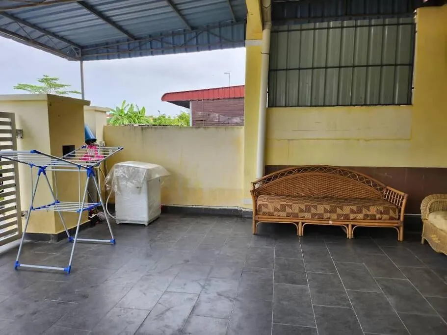 Holiday home D'Haja 61 Klia Sepang With 3 Airconds & Wifi Villa Banting