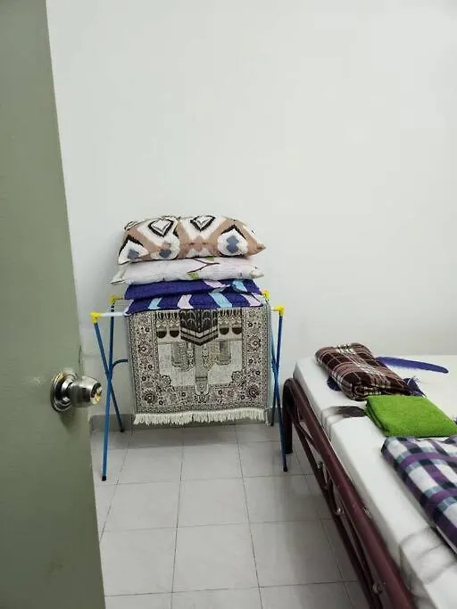 D'Haja 61 Klia Sepang With 3 Airconds & Wifi Villa Banting  Malaysia